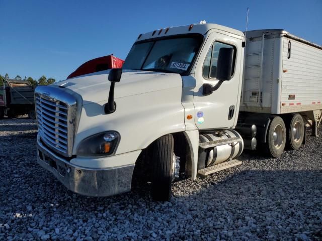 2015 Freightliner Cascadia 125