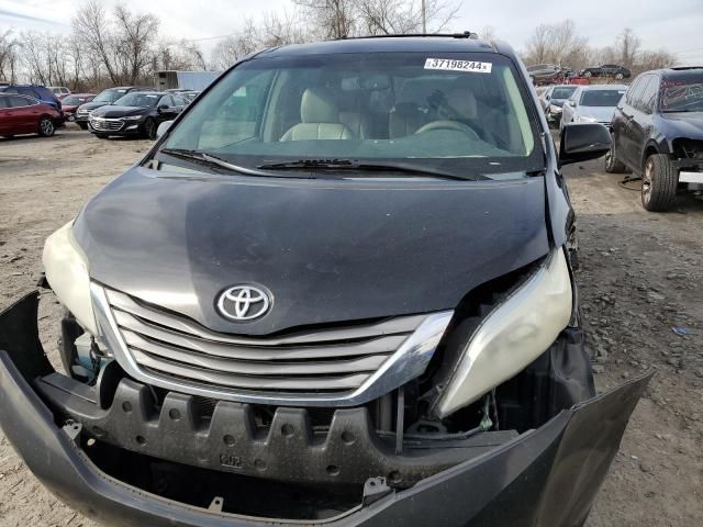 2011 Toyota Sienna XLE