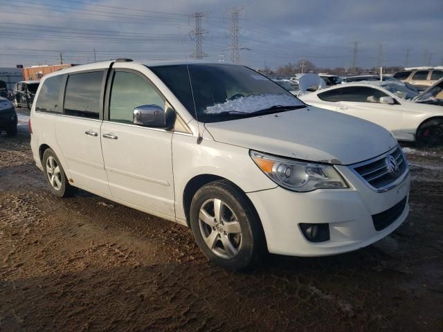 2013 Volkswagen Routan SEL Premium