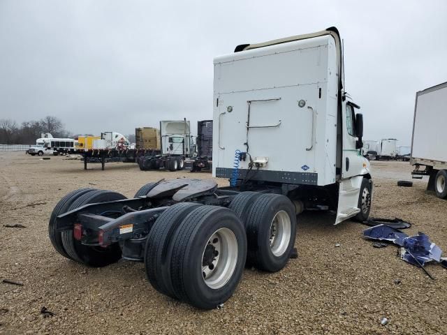 2015 Freightliner Cascadia 113