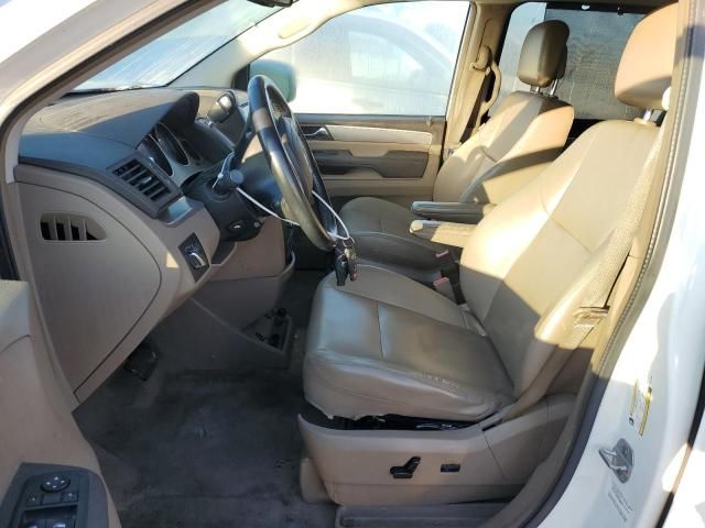 2012 Volkswagen Routan SE