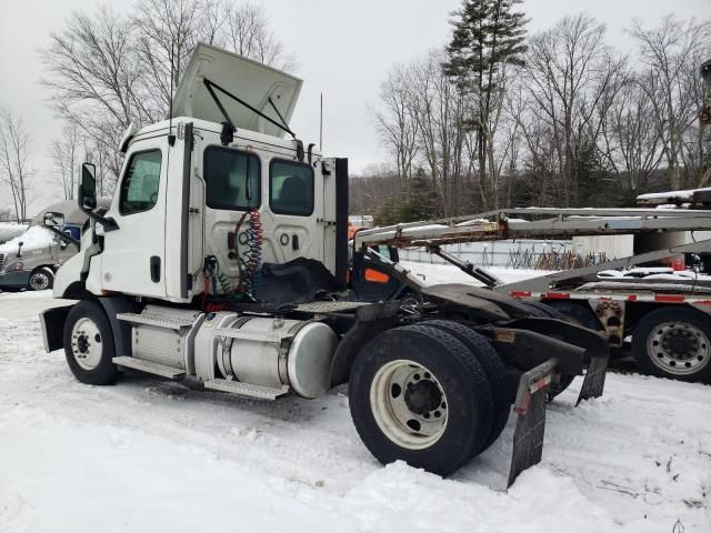 2020 Freightliner Cascadia 116