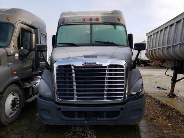 2017 Freightliner Cascadia 113