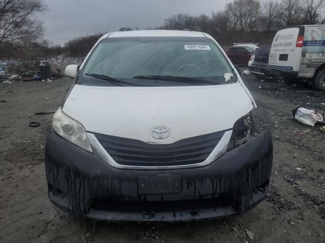 2014 Toyota Sienna LE