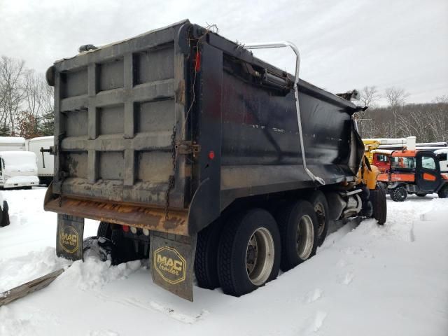 2006 Mack 700 CV700