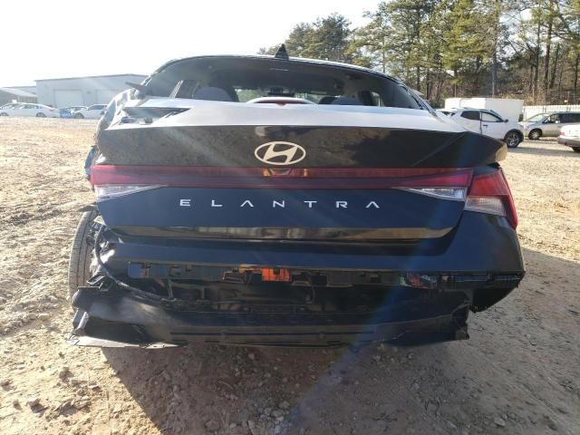 2024 Hyundai Elantra SE