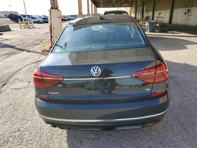 2017 Volkswagen Passat R-Line