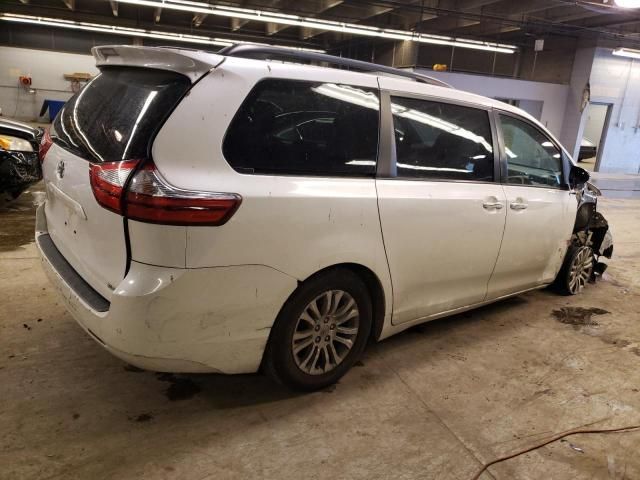 2015 Toyota Sienna XLE