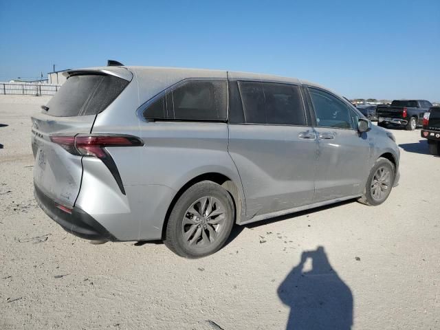 2021 Toyota Sienna LE