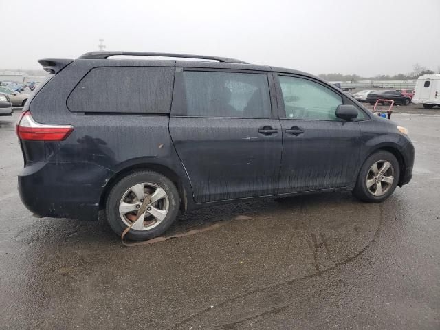 2016 Toyota Sienna LE