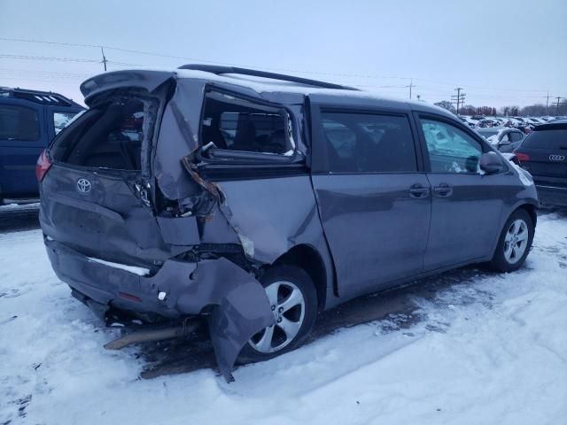 2015 Toyota Sienna LE