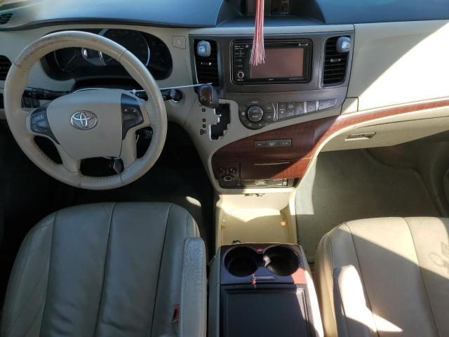 2013 Toyota Sienna XLE