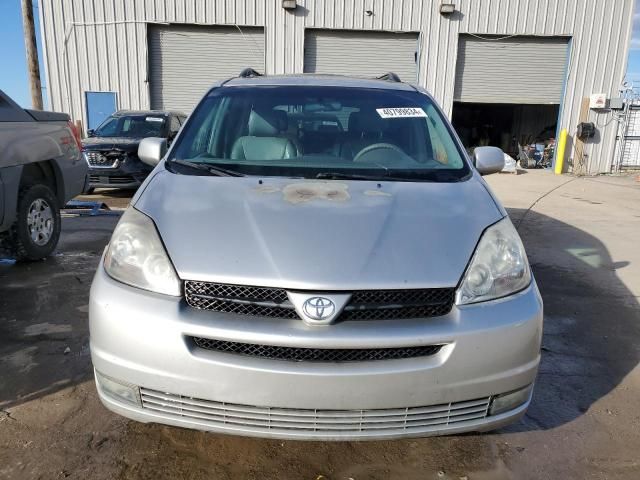 2004 Toyota Sienna XLE