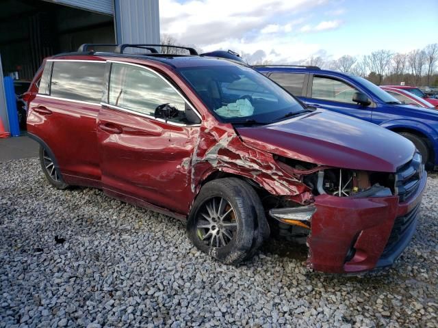 2017 Toyota Highlander SE