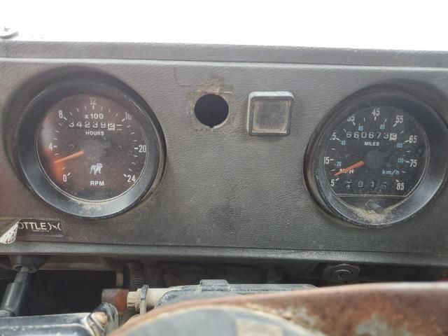 1997 Mack 600 RD600