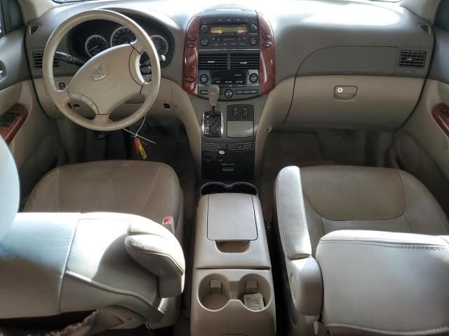 2004 Toyota Sienna XLE