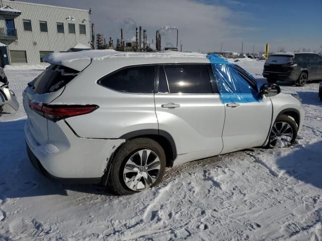 2022 Toyota Highlander XLE