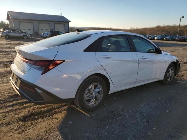 2024 Hyundai Elantra SE