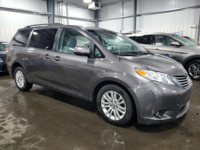 2013 Toyota Sienna XLE