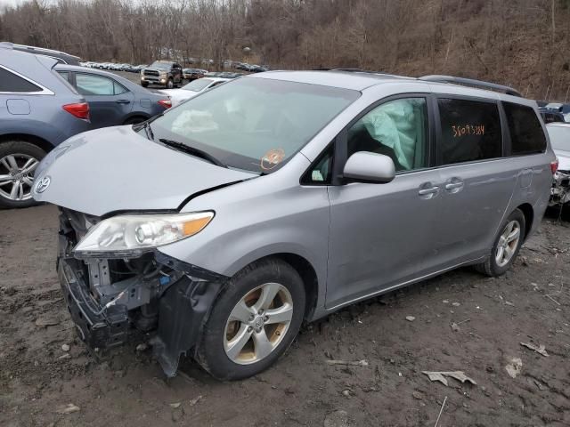 2015 Toyota Sienna LE