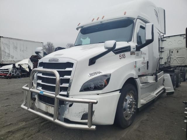 2020 Freightliner Cascadia 126