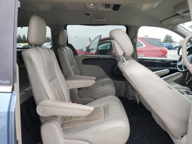 2012 Chrysler Town & Country Touring L