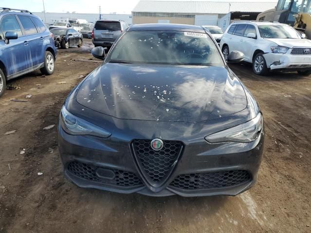 2022 Alfa Romeo Giulia Super