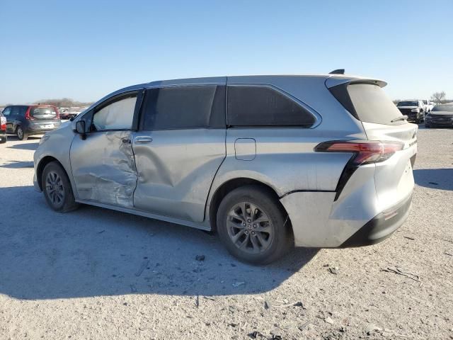 2021 Toyota Sienna LE