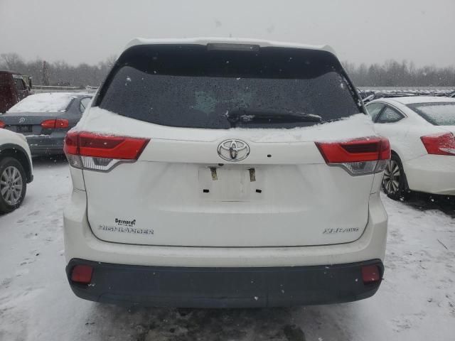 2017 Toyota Highlander SE