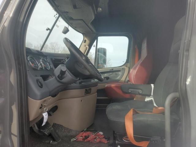 2018 Freightliner Cascadia 113