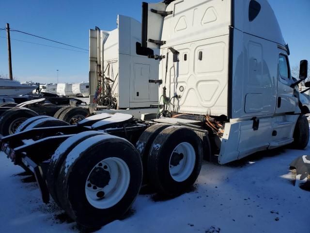 2020 Freightliner Cascadia 126