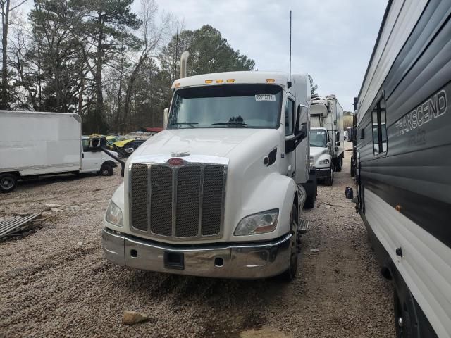 2017 Peterbilt 579