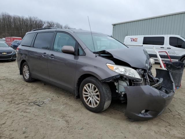 2013 Toyota Sienna XLE