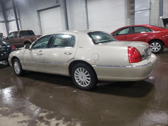 2005 Lincoln Town Car Signature