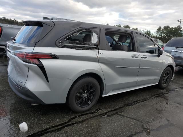 2021 Toyota Sienna LE