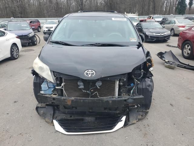 2013 Toyota Sienna LE