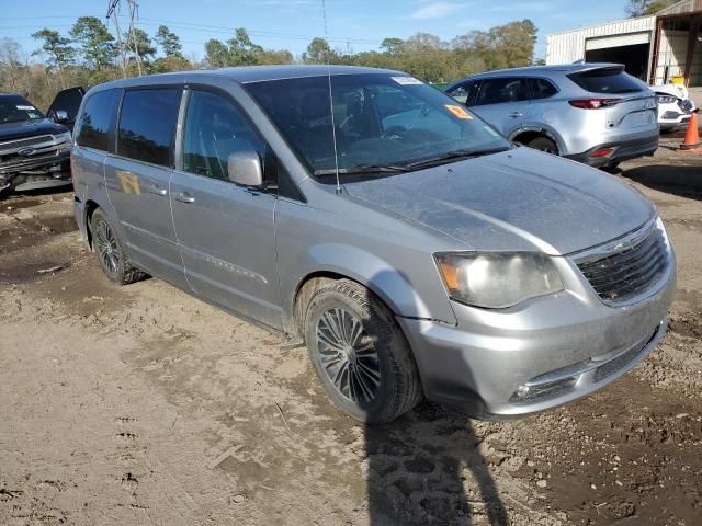 2014 Chrysler Town & Country S