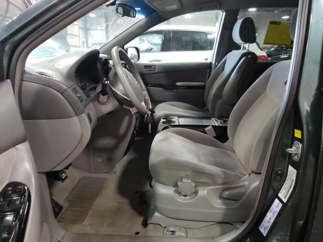 2004 Toyota Sienna CE