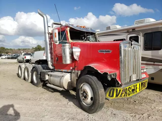 2007 Kenworth Construction W900