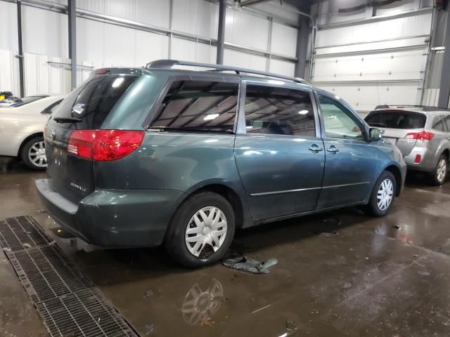 2004 Toyota Sienna CE