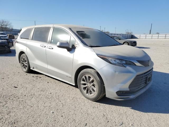 2021 Toyota Sienna LE