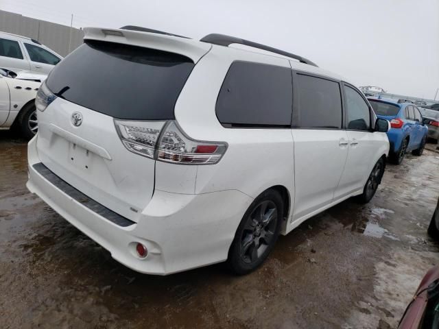 2015 Toyota Sienna Sport