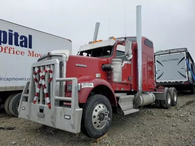 2007 Kenworth Construction W900