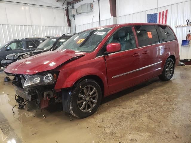 2015 Chrysler Town & Country S