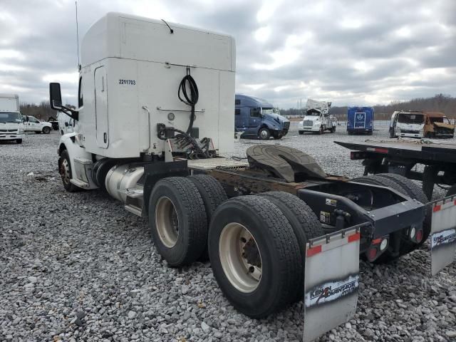 2017 Peterbilt 579