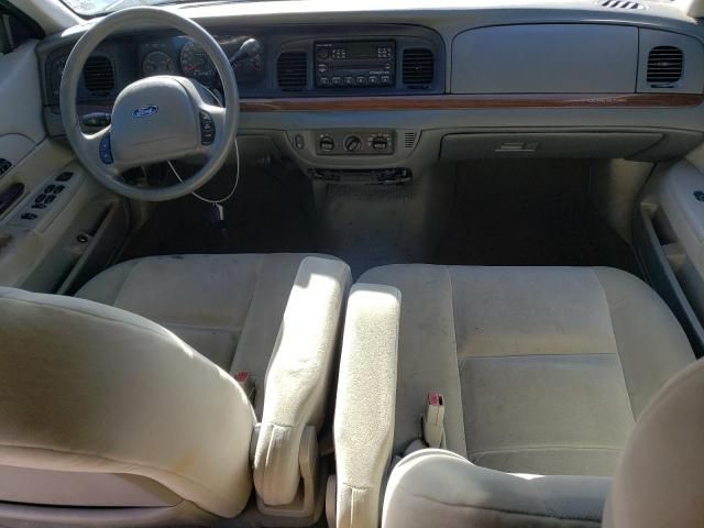 2004 Ford Crown Victoria