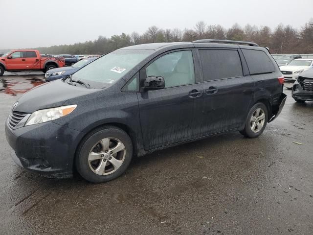 2016 Toyota Sienna LE