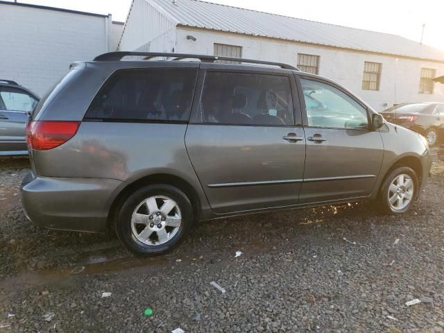 2005 Toyota Sienna CE