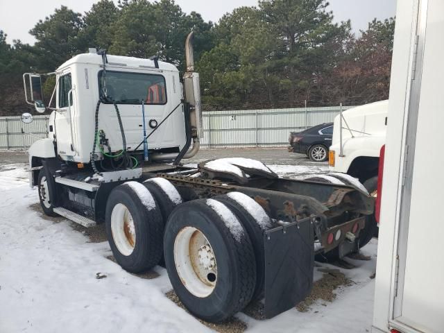 2001 Mack 600 CH600