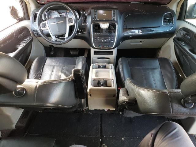 2012 Chrysler Town & Country Touring